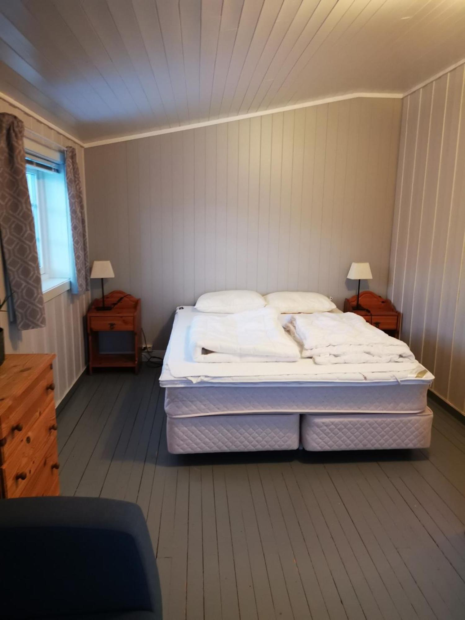 Kaikanten Rorbuer Sennesvik Room photo