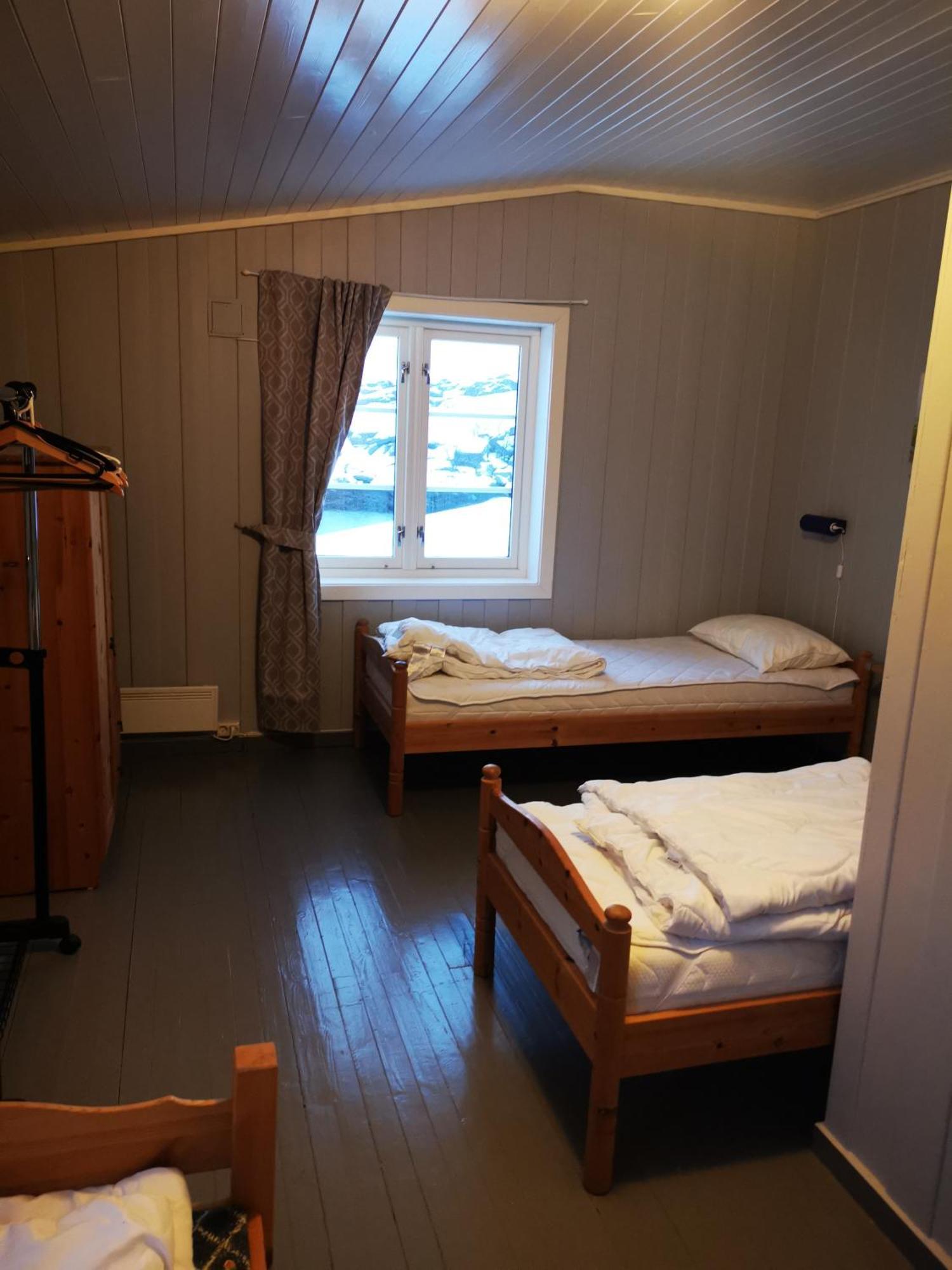 Kaikanten Rorbuer Sennesvik Room photo